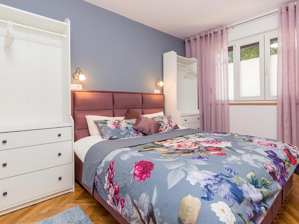 Porec Twins Apartment ภายนอก รูปภาพ