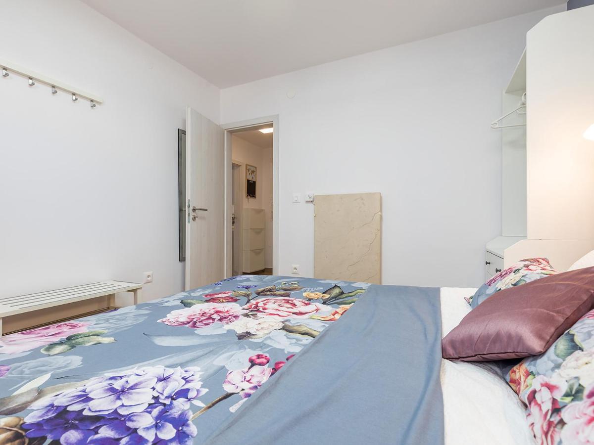 Porec Twins Apartment ภายนอก รูปภาพ